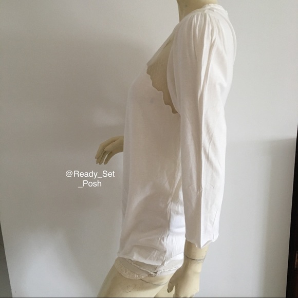 White 3/4 sleeve top v-neck shirt with mesh panel - Picture 4 of 7